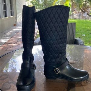 Sperry mid leg rain boots inside with fleece